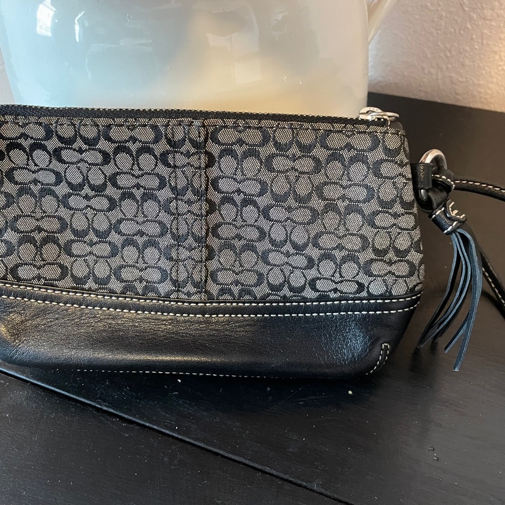 Vintage Coach Black Signature Wristlet